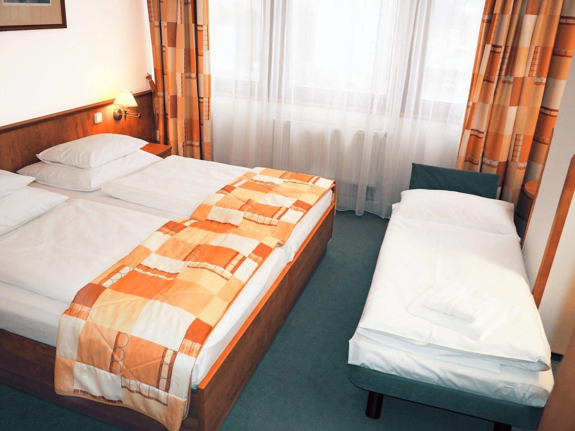Hotel Vladimir Ústí nad Labem Buitenkant foto