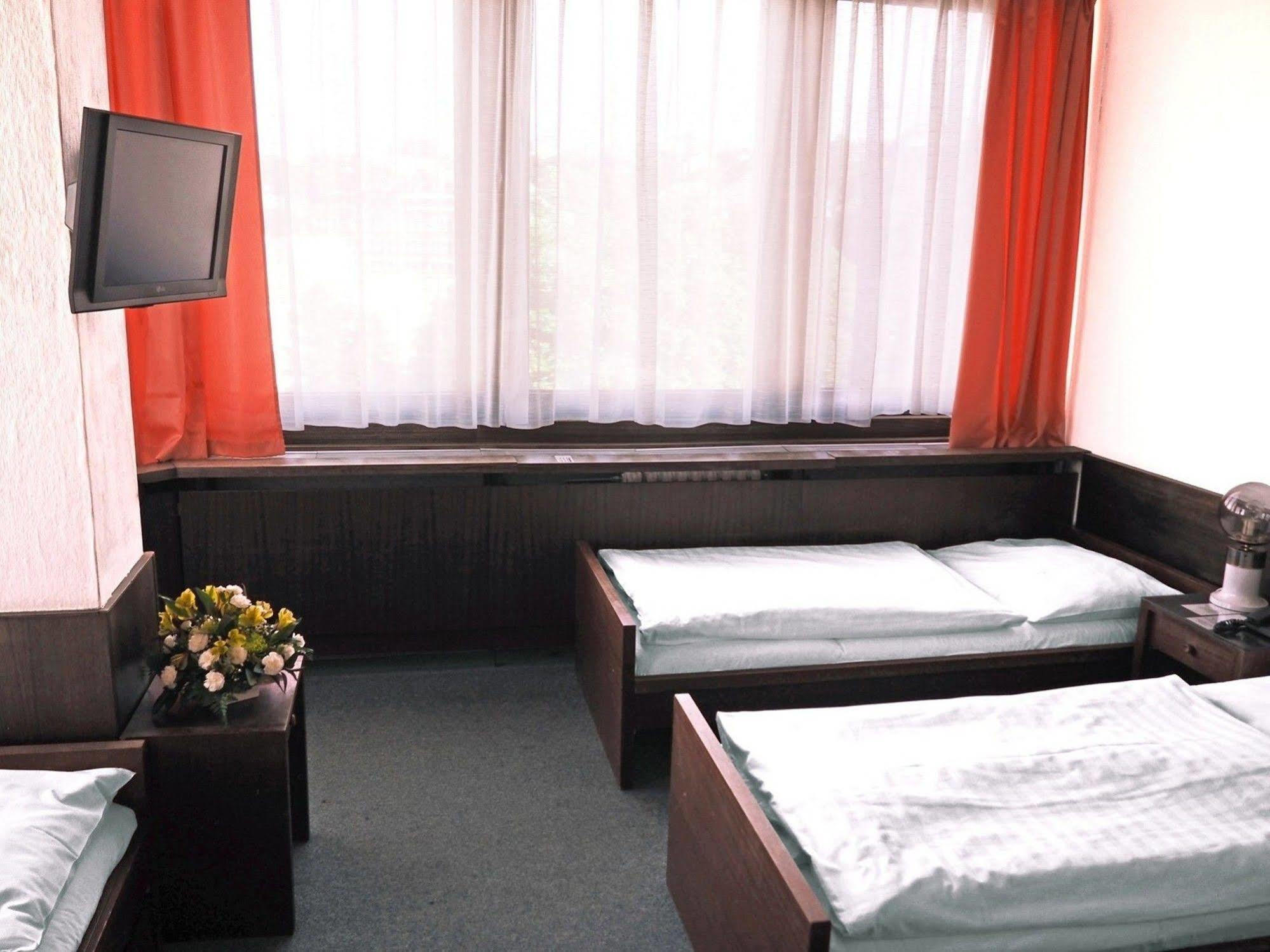 Hotel Vladimir Ústí nad Labem Buitenkant foto